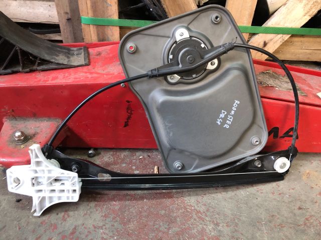 bontott SKODA ROOMSTER Jobb hátsó Ablakemelő Szerkezet (Mechanikus)