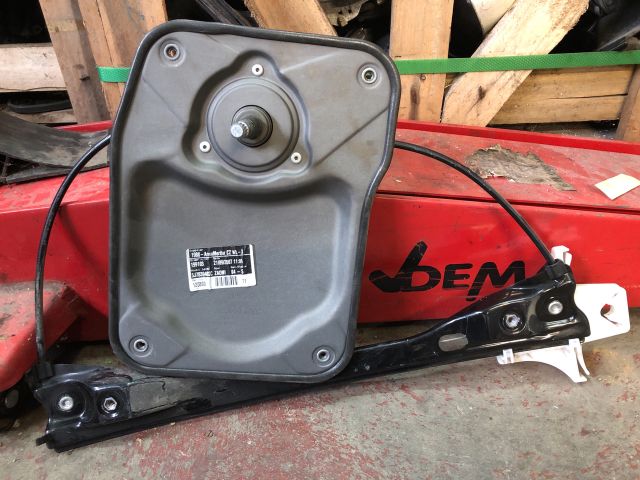 bontott SKODA ROOMSTER Jobb hátsó Ablakemelő Szerkezet (Mechanikus)