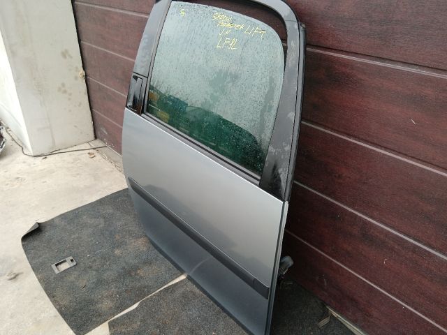 bontott SKODA ROOMSTER Jobb hátsó Ajtó (Részeivel)