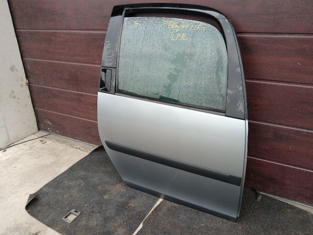 bontott SKODA ROOMSTER Jobb hátsó Ajtó (Részeivel)