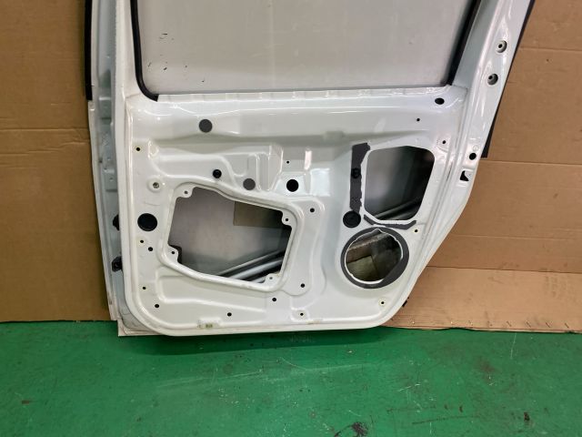 bontott SKODA ROOMSTER Jobb hátsó Ajtó (Üres lemez)