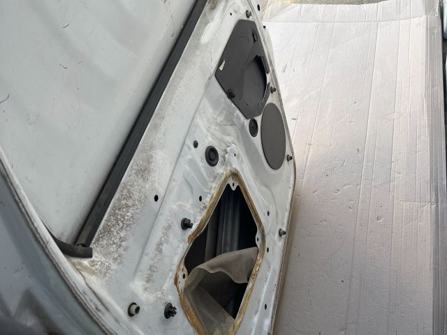 bontott SKODA ROOMSTER Jobb hátsó Ajtó (Üres lemez)