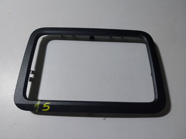 bontott SKODA ROOMSTER Középkonzol Keret