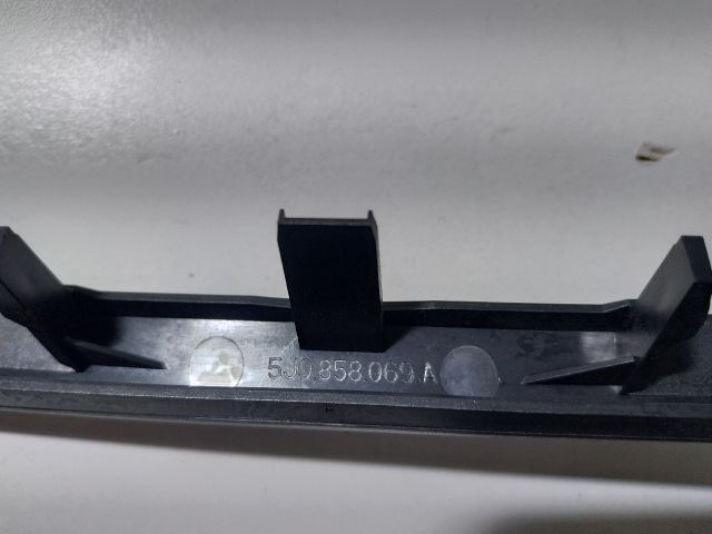 bontott SKODA ROOMSTER Középkonzol Keret