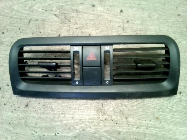 bontott SKODA ROOMSTER Középső Szellőző