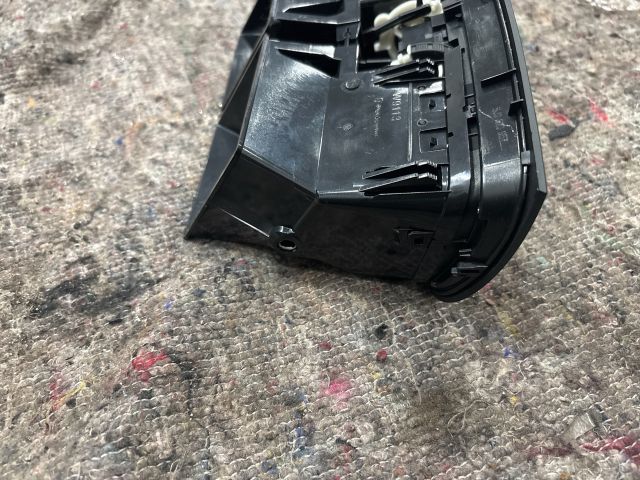 bontott SKODA ROOMSTER Középső Szellőző