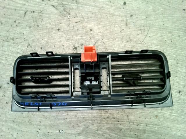 bontott SKODA ROOMSTER Középső Szellőző