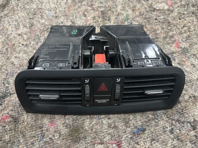 bontott SKODA ROOMSTER Középső Szellőző