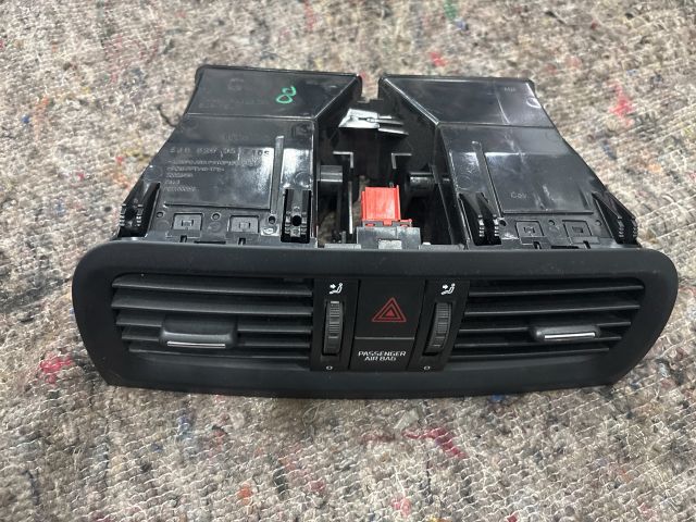 bontott SKODA ROOMSTER Középső Szellőző