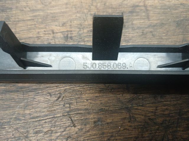 bontott SKODA ROOMSTER Rádió / CD Keret