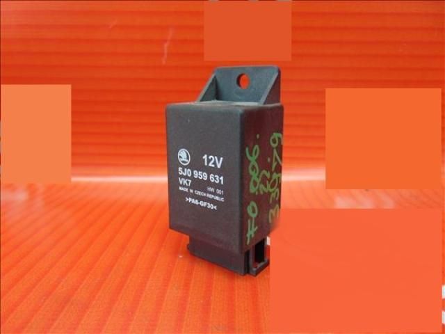 bontott SKODA ROOMSTER Relé