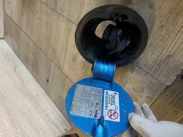 bontott SKODA ROOMSTER Tankajtó