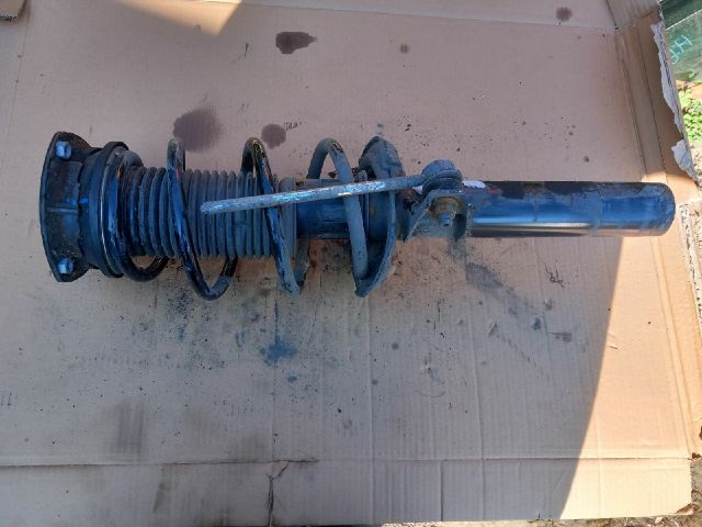 bontott SKODA SCALA Bal első Gólyaláb (Lengécsillapító, Rugó)