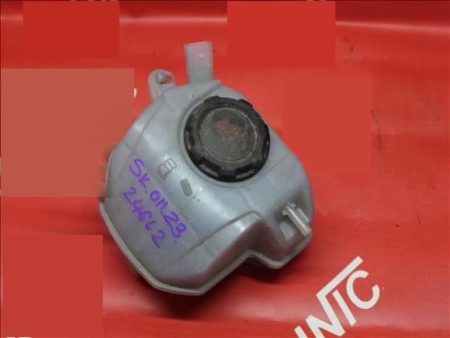 bontott SKODA SCALA Kiegyenlítő Tartály