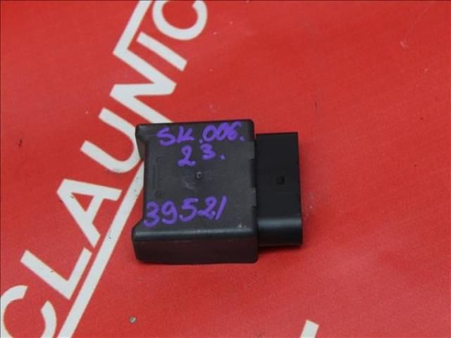 bontott SKODA SCALA Üzemanyag Szivattyú Relé