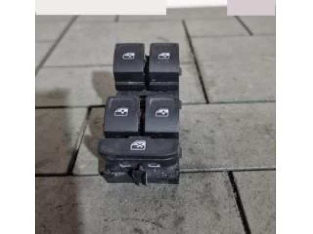 bontott SKODA SCALA Ablakemelő Kapcsoló Négyes / Kettes