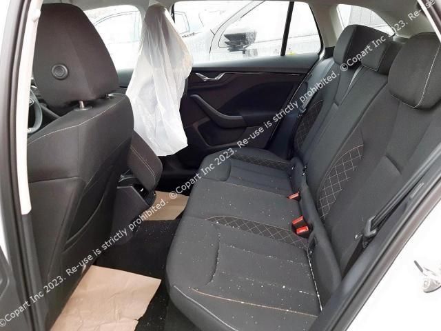 bontott SKODA SCALA Bal első Vízlehúzó Gumicsík