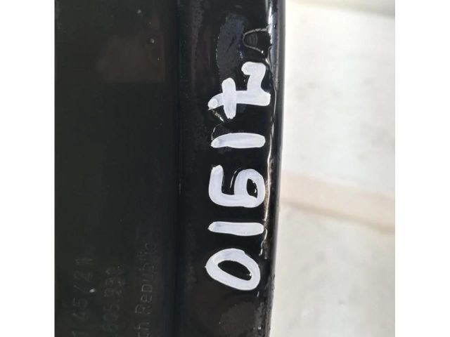 bontott SKODA SCALA Bal Fényszóró Tartó