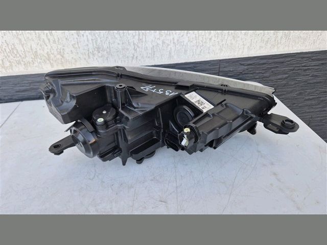 bontott SKODA SCALA Bal Fényszóró