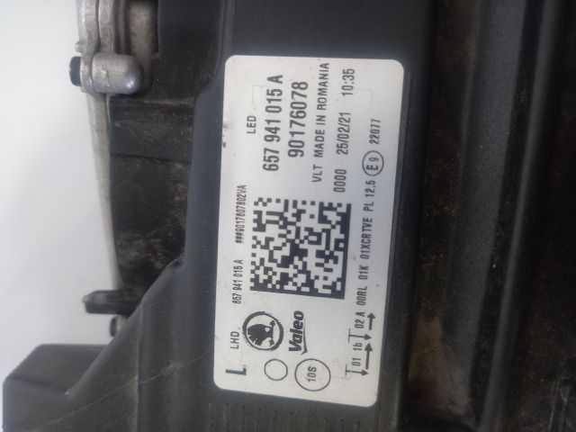 bontott SKODA SCALA Bal Fényszóró