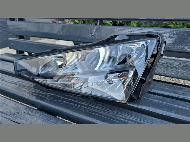 bontott SKODA SCALA Bal Fényszóró