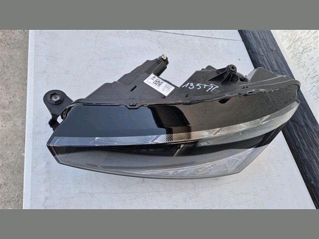 bontott SKODA SCALA Bal Fényszóró