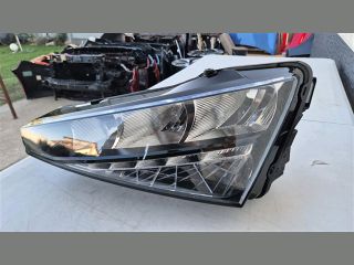 bontott SKODA SCALA Bal Fényszóró