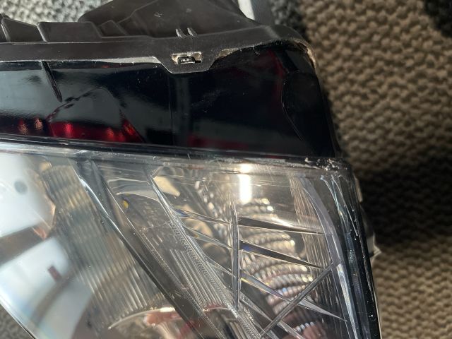 bontott SKODA SCALA Bal Fényszóró