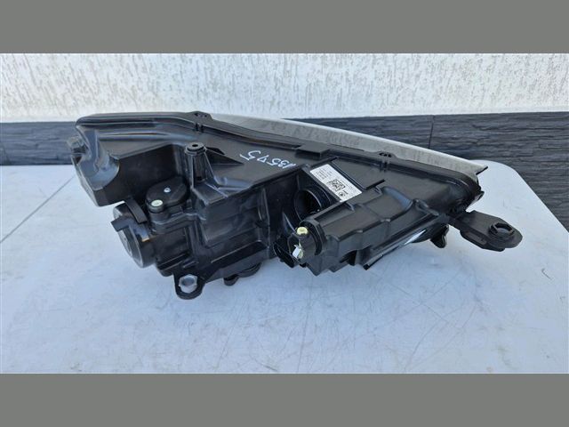 bontott SKODA SCALA Bal Fényszóró