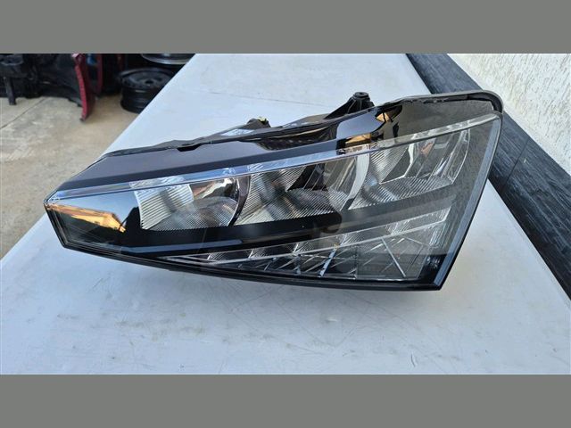 bontott SKODA SCALA Bal Fényszóró