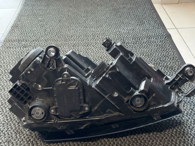 bontott SKODA SCALA Bal Fényszóró