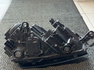 bontott SKODA SCALA Bal Fényszóró