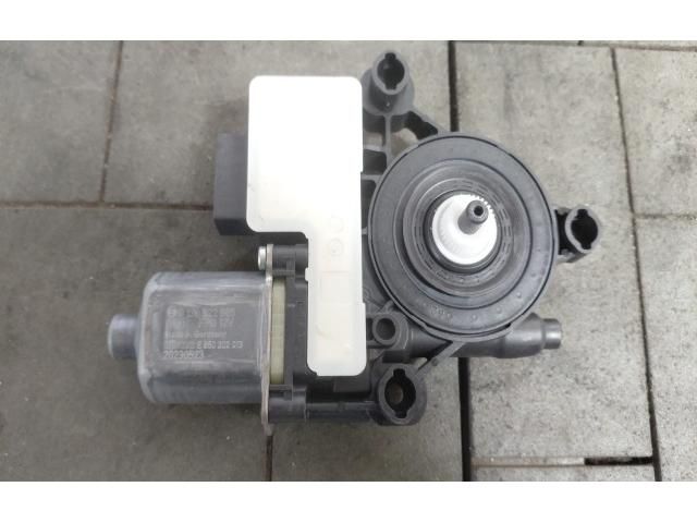 bontott SKODA SCALA Bal hátsó Ablakemelő Motor