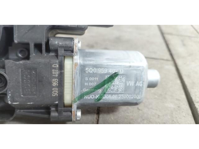 bontott SKODA SCALA Bal hátsó Ablakemelő Motor