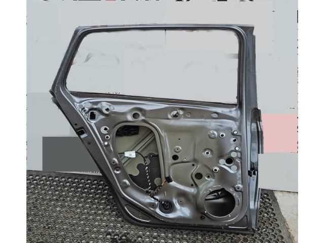 bontott SKODA SCALA Bal hátsó Ajtó (Üres lemez)