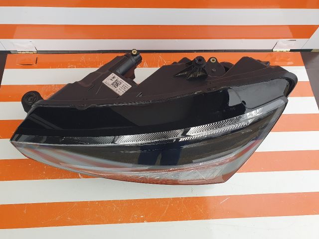 bontott SKODA SCALA Bal Ledes Fényszóró