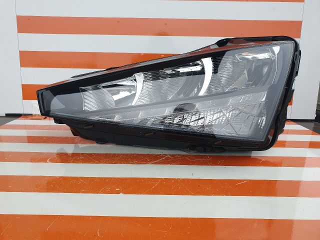 bontott SKODA SCALA Bal Ledes Fényszóró