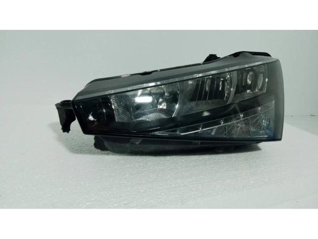 bontott SKODA SCALA Bal Ledes Fényszóró