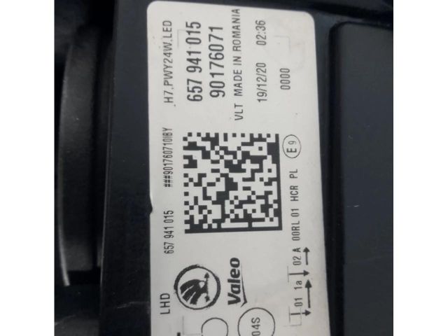 bontott SKODA SCALA Bal Ledes Fényszóró