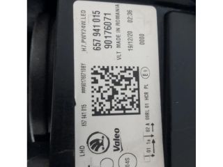 bontott SKODA SCALA Bal Ledes Fényszóró