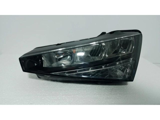 bontott SKODA SCALA Bal Ledes Fényszóró