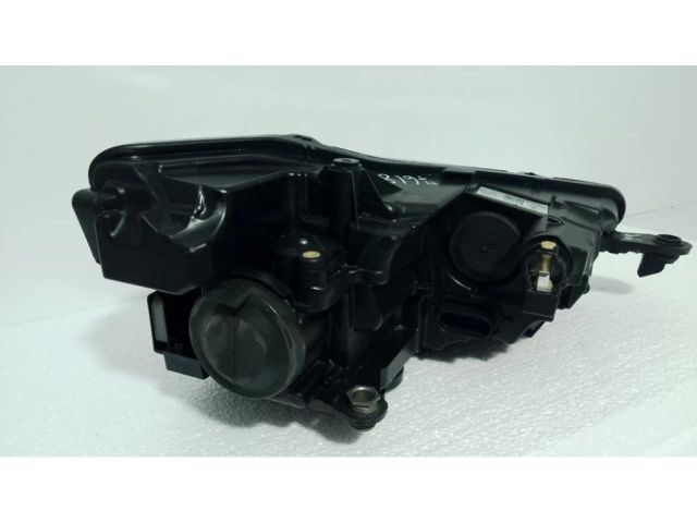 bontott SKODA SCALA Bal Ledes Fényszóró