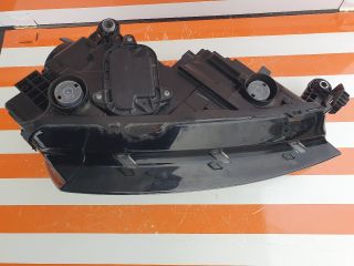 bontott SKODA SCALA Bal Ledes Fényszóró