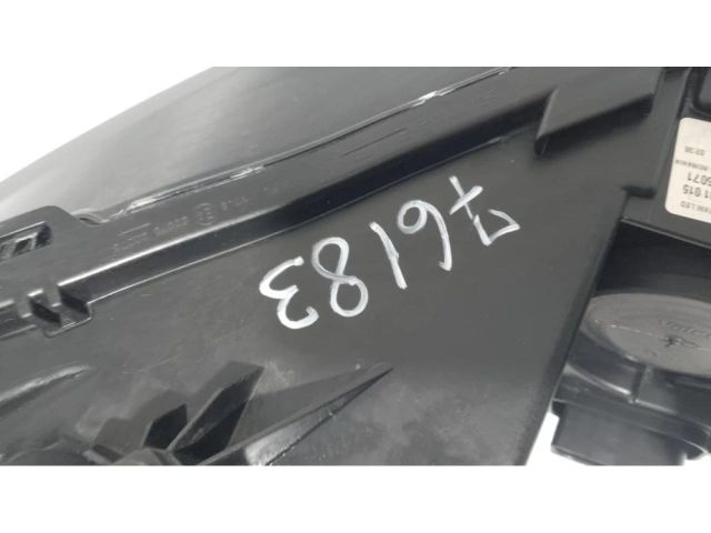 bontott SKODA SCALA Bal Ledes Fényszóró