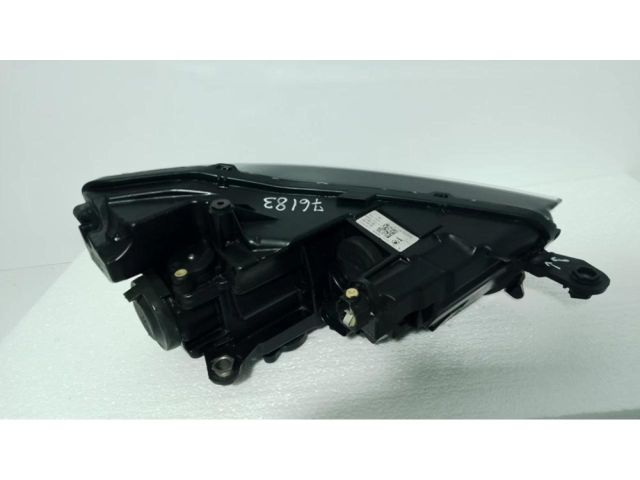 bontott SKODA SCALA Bal Ledes Fényszóró