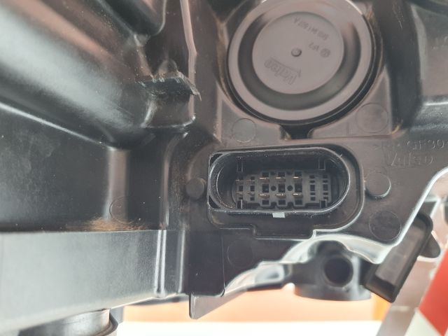 bontott SKODA SCALA Bal Ledes Fényszóró