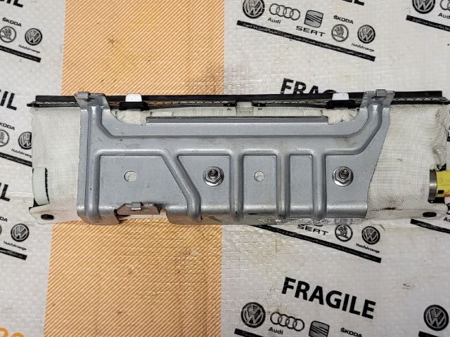 bontott SKODA SCALA Bal Térdlégzsák