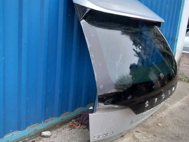 bontott SKODA SCALA Csomagtérajtó (Üres lemez)