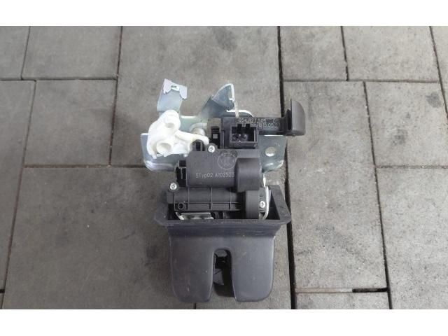 bontott SKODA SCALA Csomagtérajtó Zárszerkezet