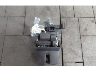 bontott SKODA SCALA Csomagtérajtó Zárszerkezet